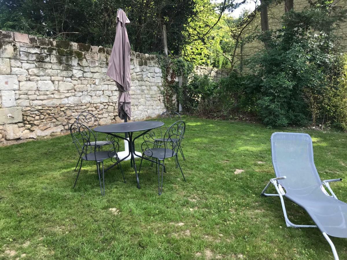 Le Petit Domaine Des Aubuis Apartment Шинон Екстериор снимка